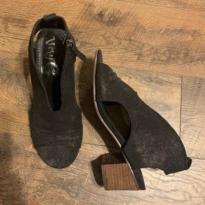 Very G Sissy Open Toe Booties